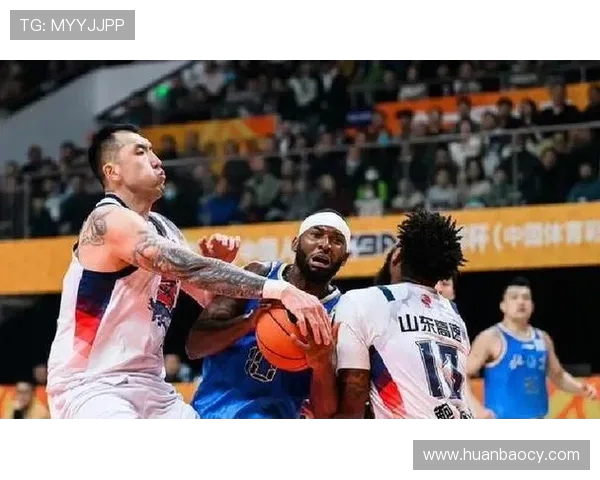 CBA季前赛精彩回顾广东队对阵青岛队的激烈对抗与精彩瞬间