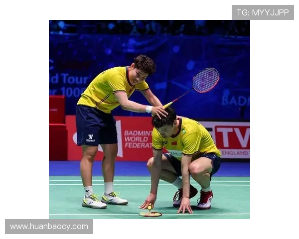 成都羽毛球队与南京羽毛球队赛后状态分析与复盘总结