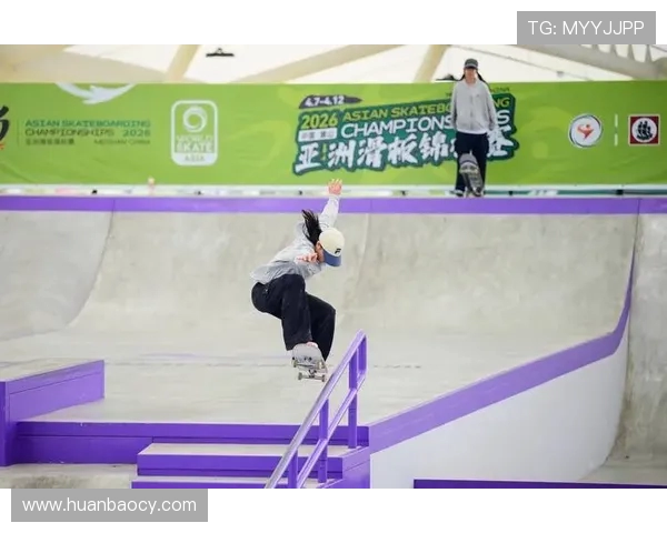 成都滑板队在世界攀岩锦标赛中的战术表现分析与点评